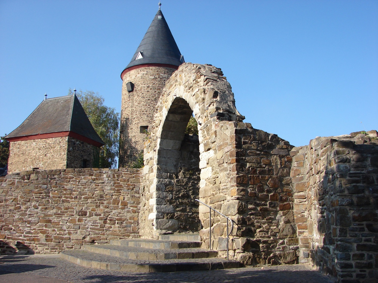 Stadt Rheinbacher Burg mit Hexenturm